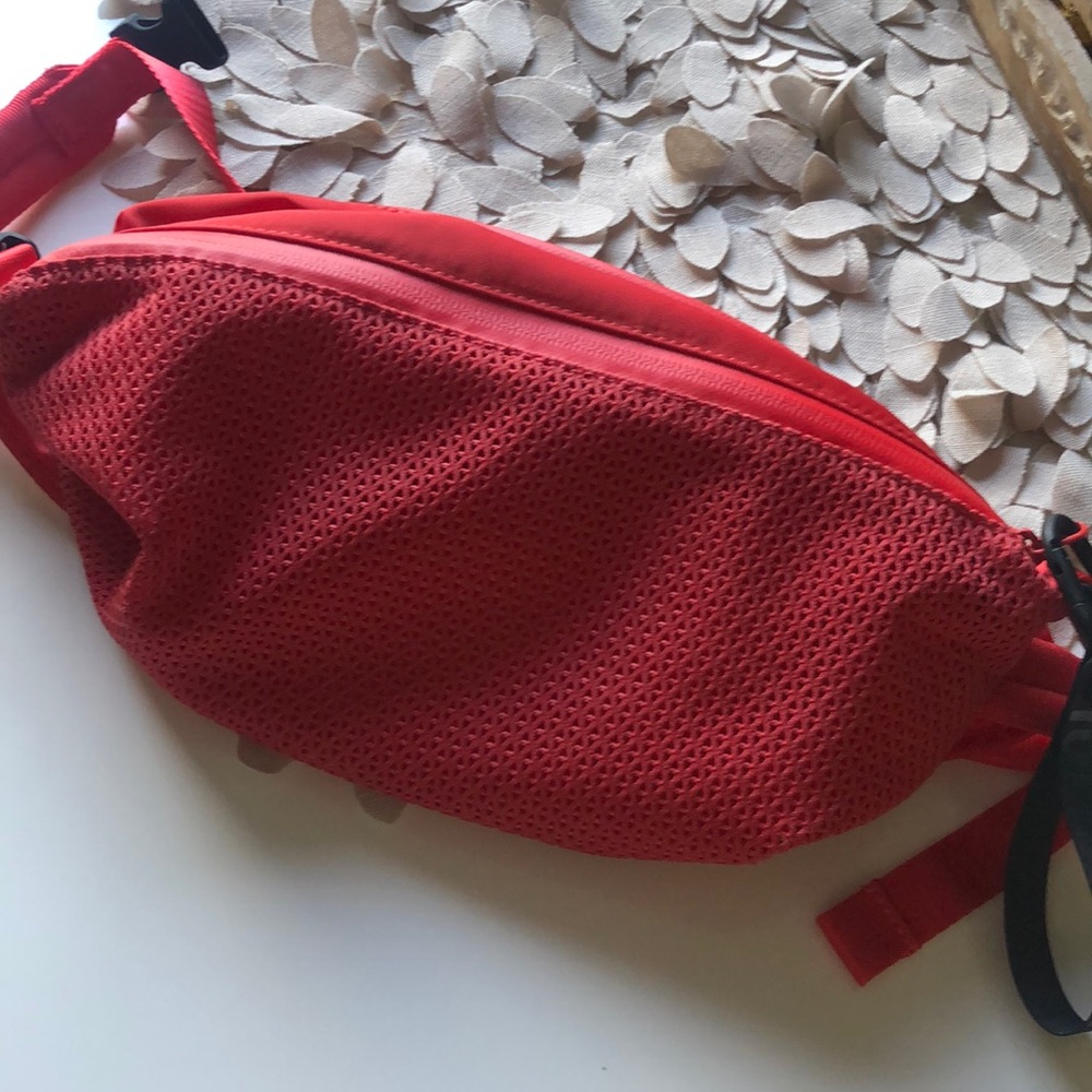 Lulu Lemon Waistbag